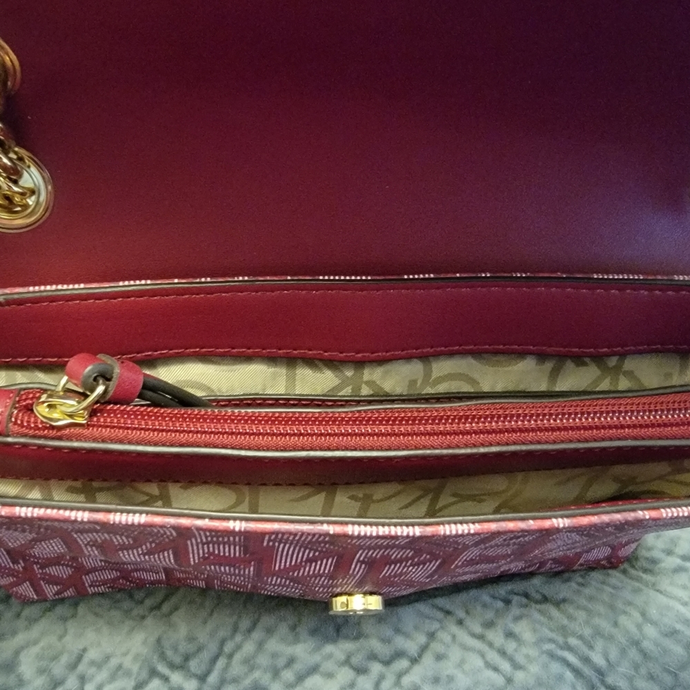 Purse - Picture 2 of 2